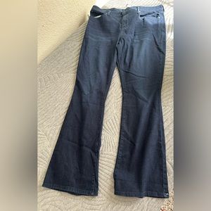 Women’s Levi bootcut jeans